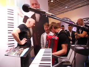 Matthias Matzke mit Jordan Rudess